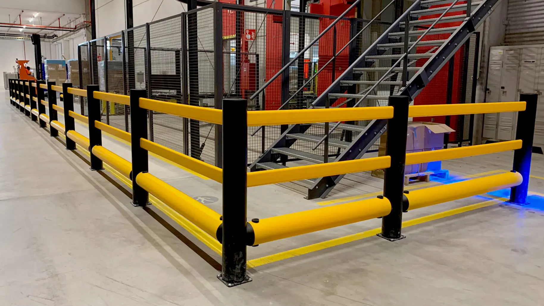 Structural and traffic segregation in the world’s largest chocolate warehouse 